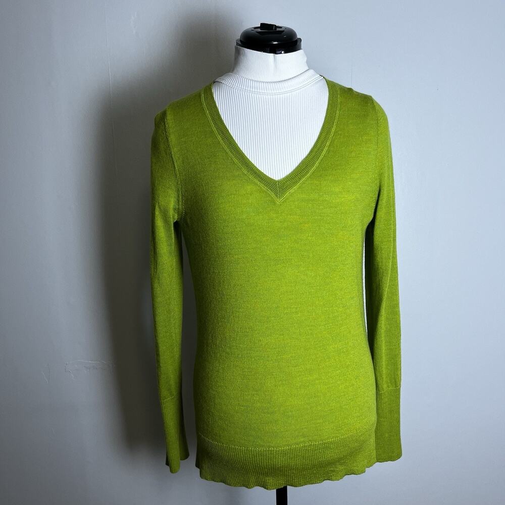 Kenar Women's Lime Green 100% Merino Wool V-Neck Sweater Size L